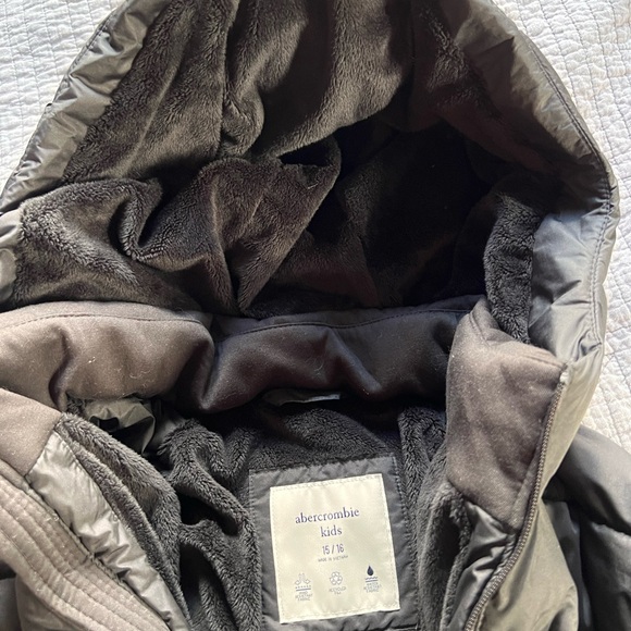 Abercrombie Big Kid black thick Puffer Coat 15/16 - Picture 6 of 9